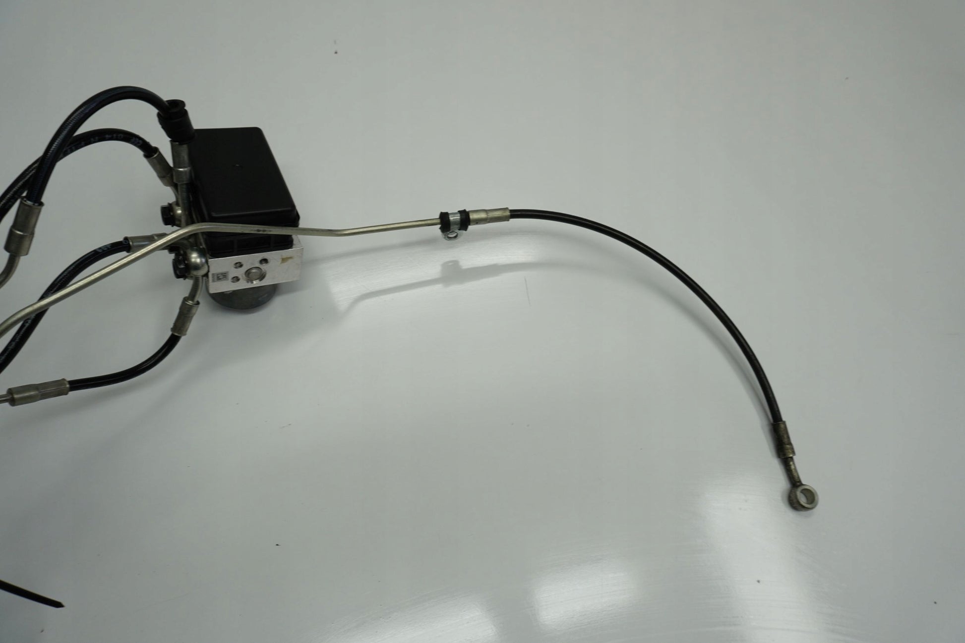 DUCATI PANIGALE 1299 15-18 POMPA ABS + ŚRUBY 4