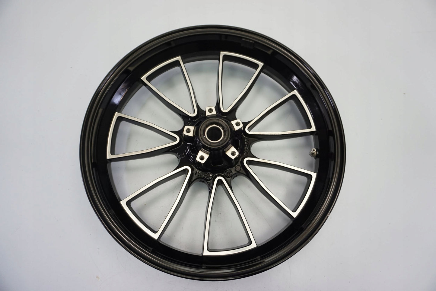 DUCATI DIAVEL 1200 11-13 Felge vorne Wheel Vorderrad