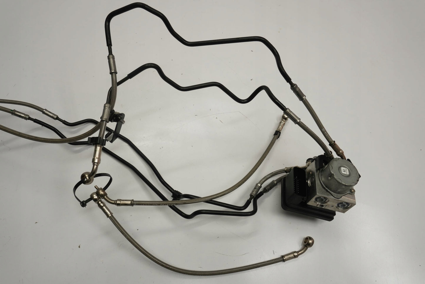 TRIUMPH STREET TRIPLE 765 RS 17-19 ABS Pumpe Druckmodulator 2