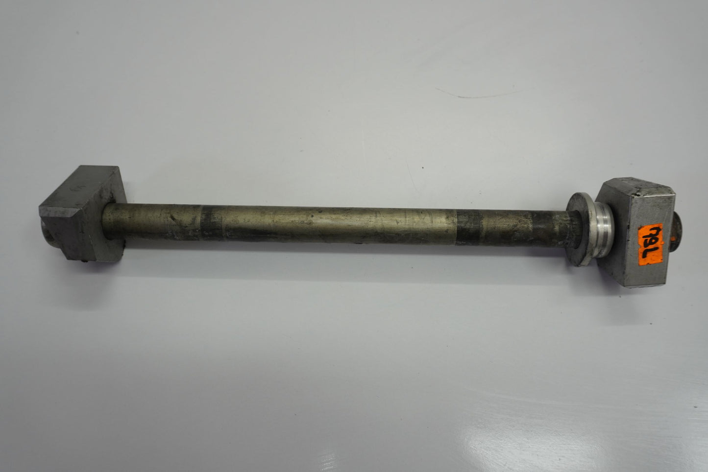 BMW F 800 R 09-14 Hinterachse Achse hinten Radachse rear axle 2