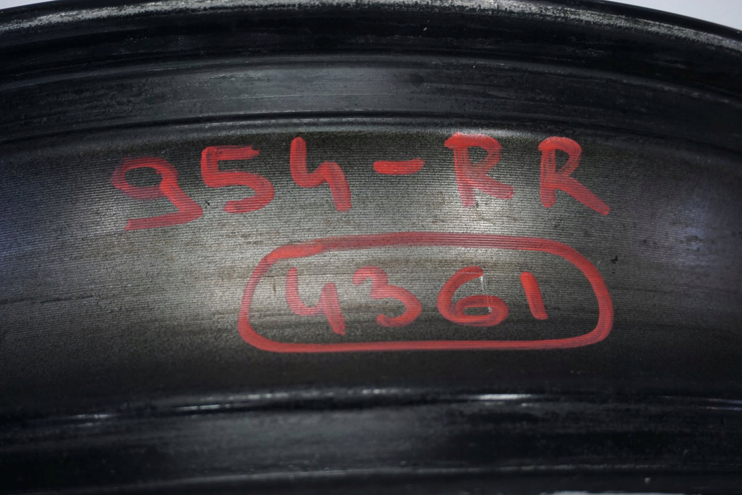 HONDA CBR 954-RR SC50 02-04 Felge vorne Wheel Vorderrad 9