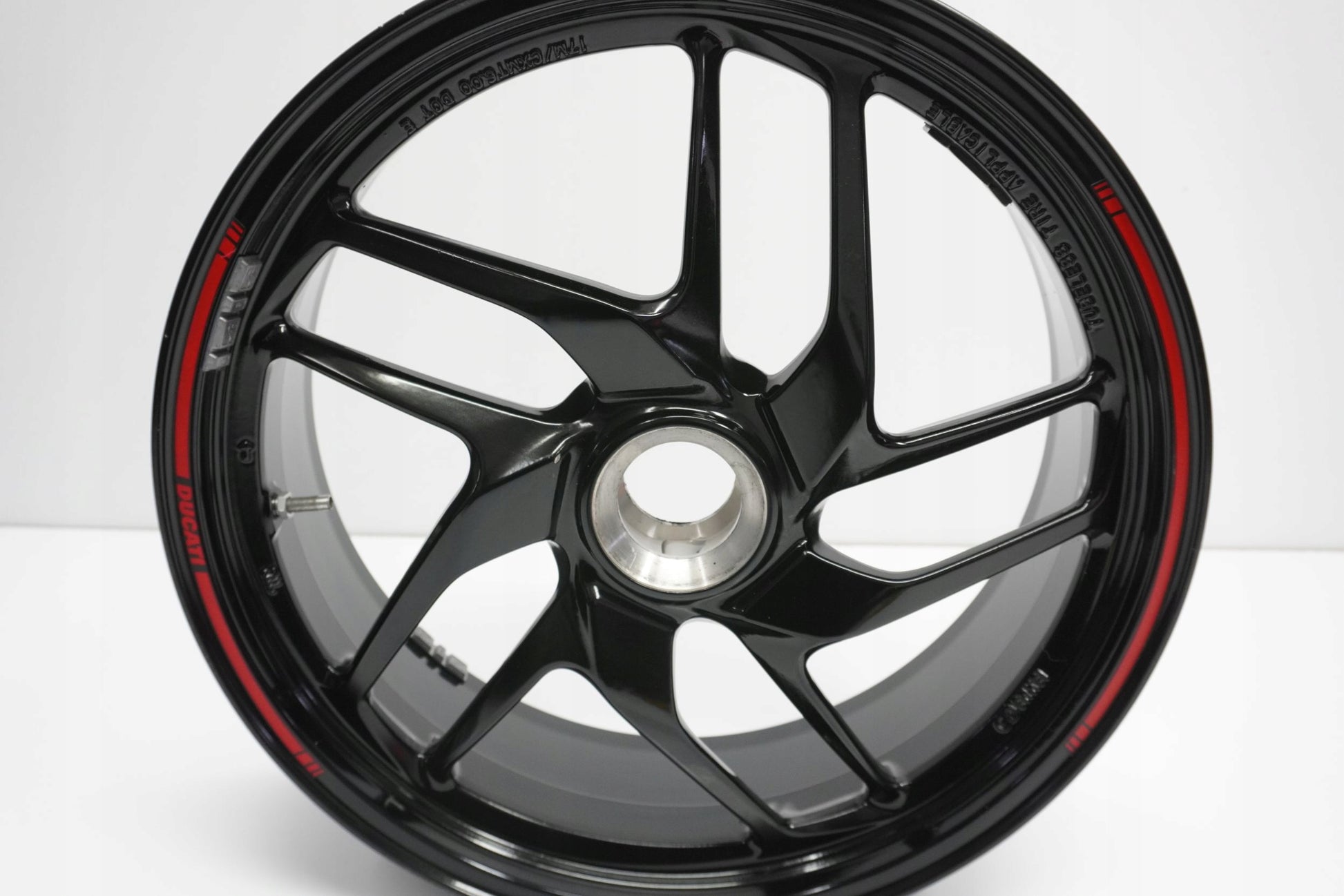 DUCATI MULTISTRADA 1200 S 10-15 Felge hinten Wheel Hinterrad 8