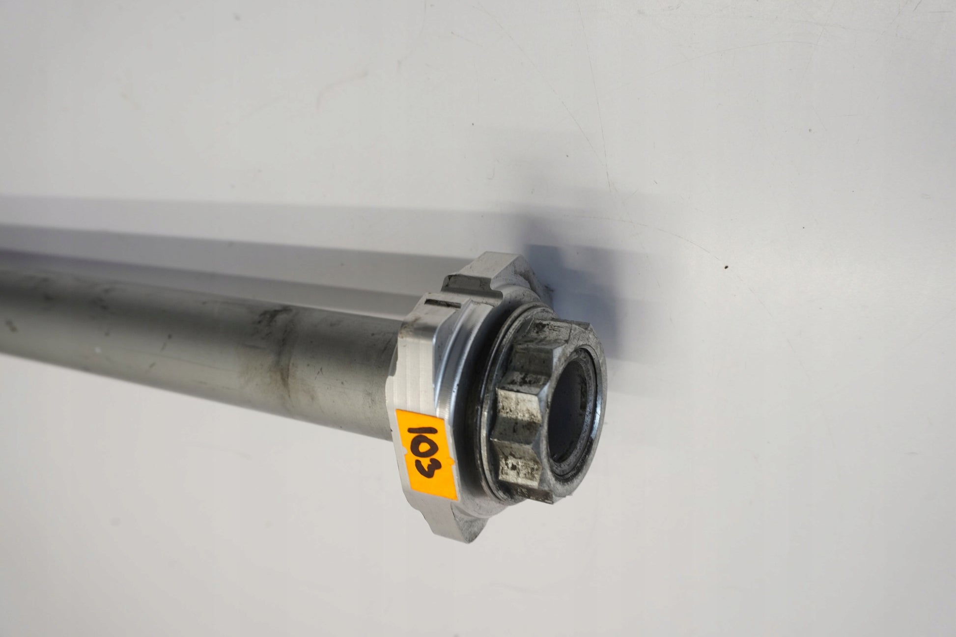 DUCATI MULTISTRADA V2 S 22- Hinterachse Achse hinten Radachse rear axle 2