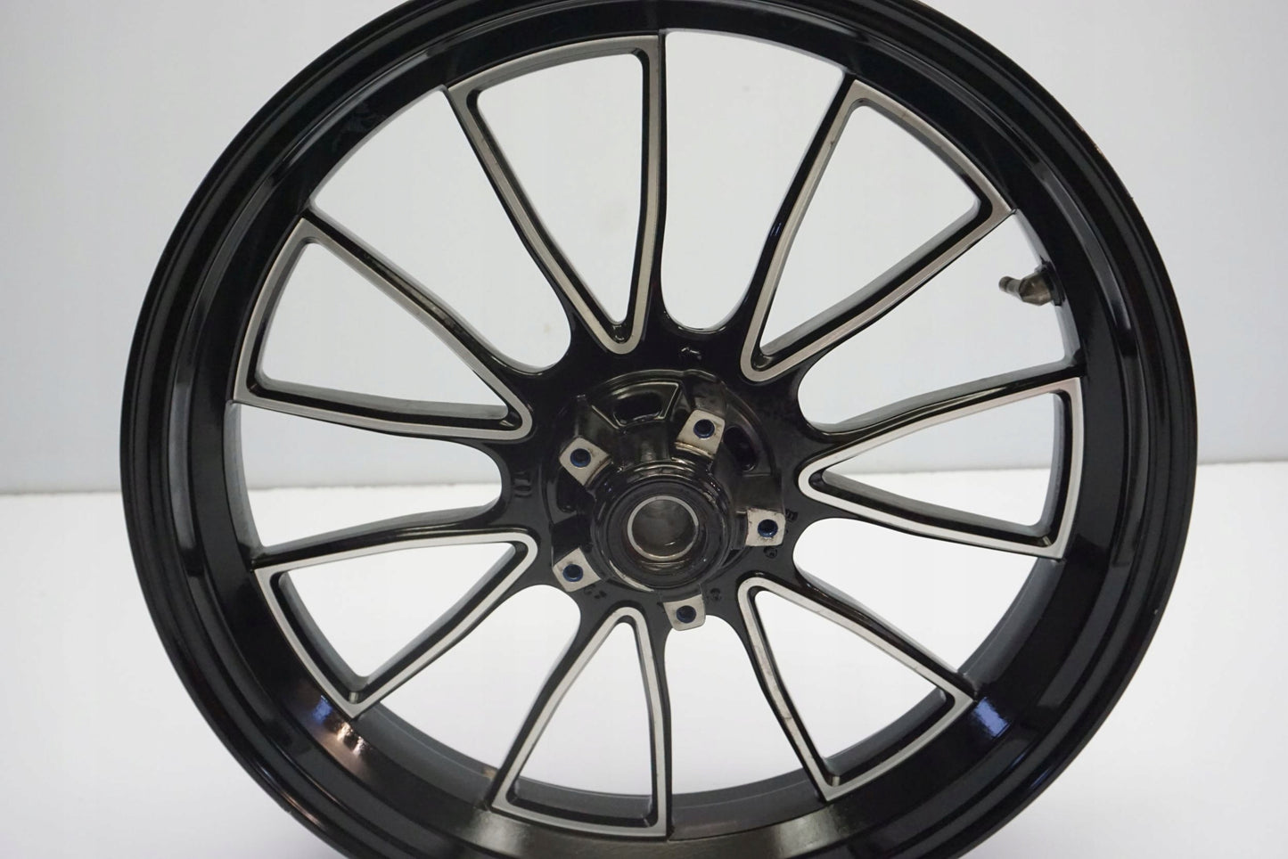 DUCATI DIAVEL 1200 Felge vorne Wheel Vorderrad 2