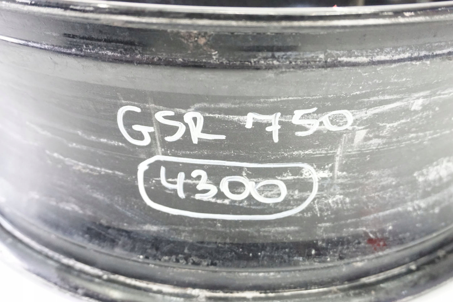 SUZUKI GSR 750 11-16 Felge hinten Wheel Hinterrad 4