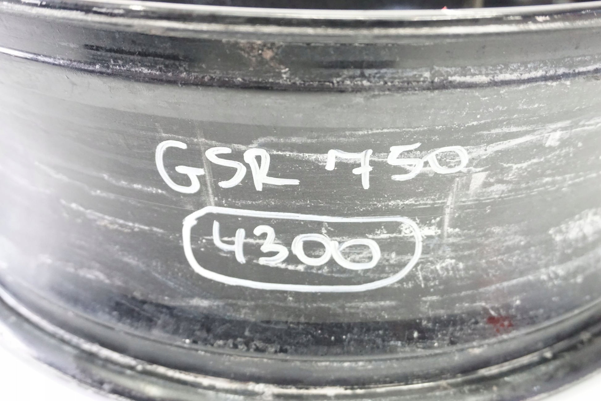 SUZUKI GSR 750 11-16 Felge hinten Wheel Hinterrad 4