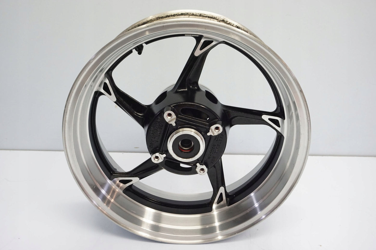 KAWASAKI Z1000 10-13 Felge hinten Wheel Hinterrad 9