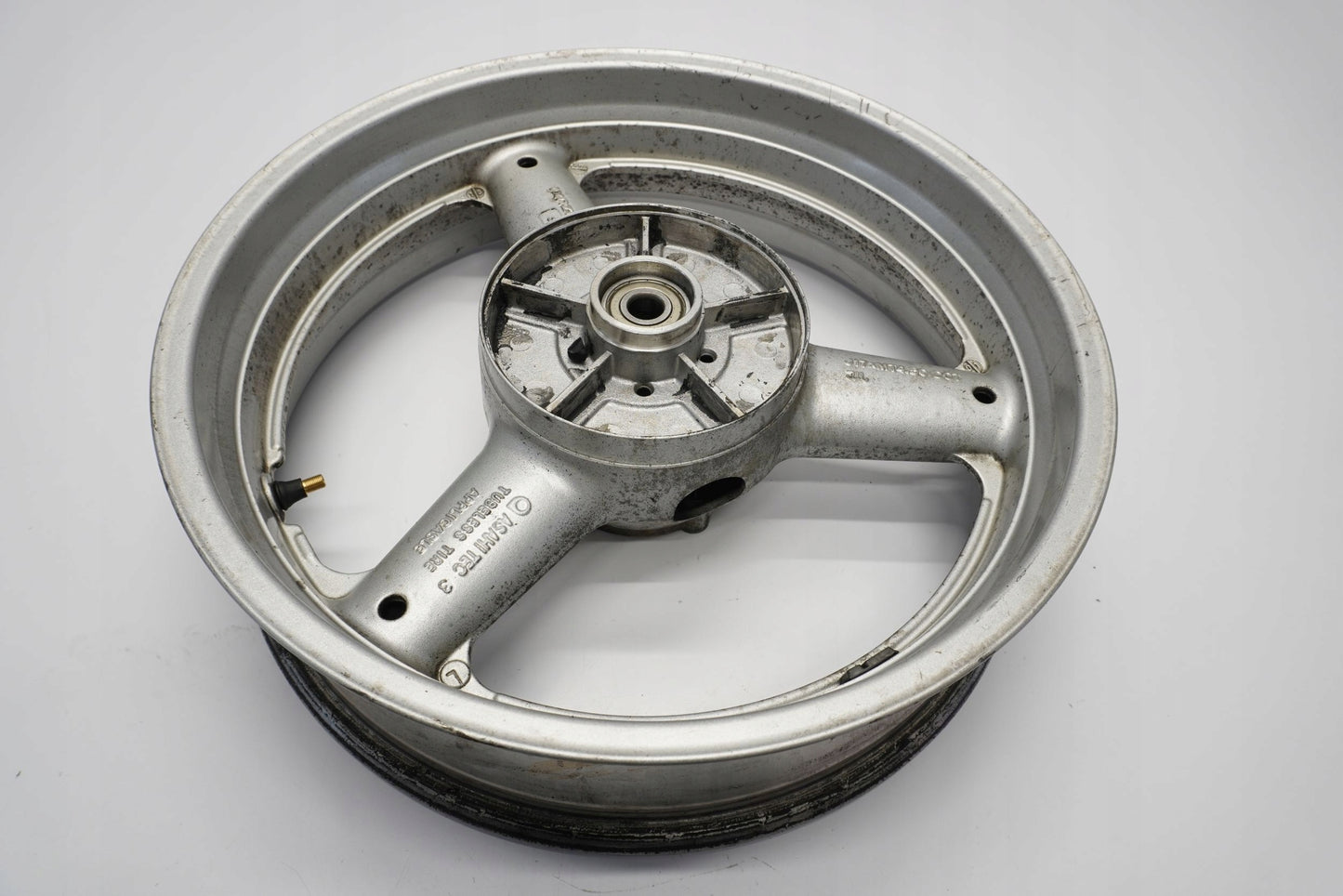 SUZUKI SV 650 S 99-02 Felge hinten Wheel Hinterrad 8