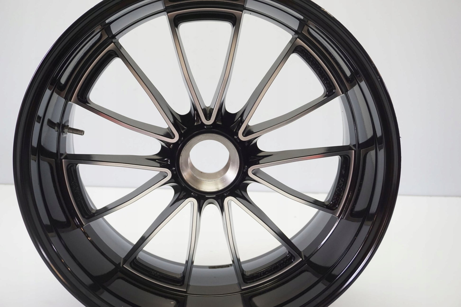 DUCATI DIAVEL 1200 Felge hinten Wheel Hinterrad 9