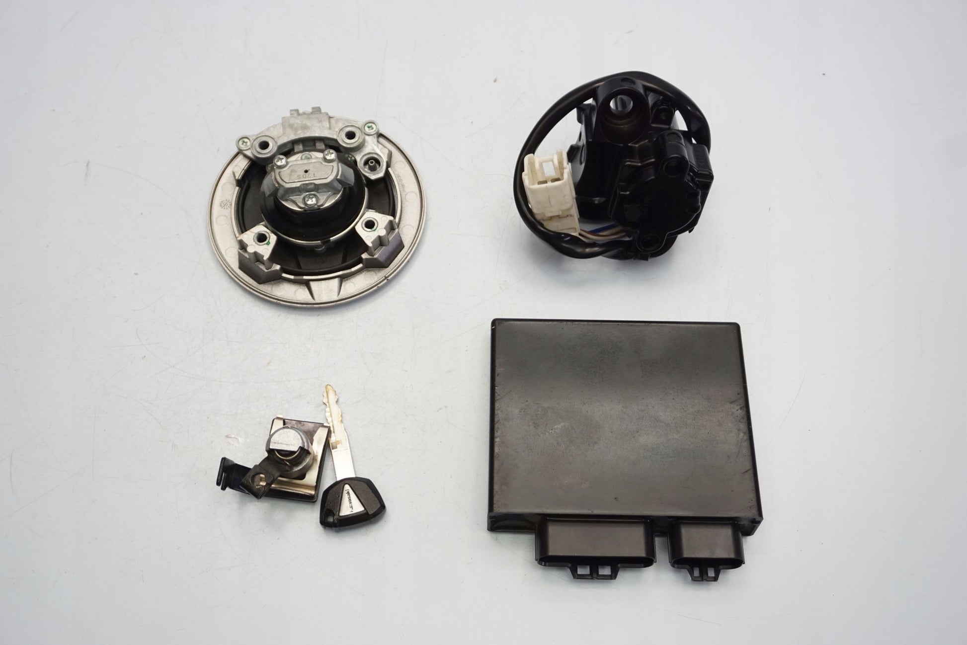 KAWASAKI Z 650 17-19 Schlosssatz Zündschloss Lock Set 9