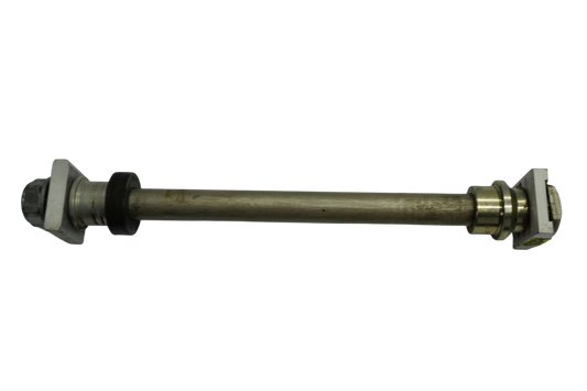 TRIUMPH TIGER 1050 06-12 Hinterachse Achse hinten Radachse rear axle 1