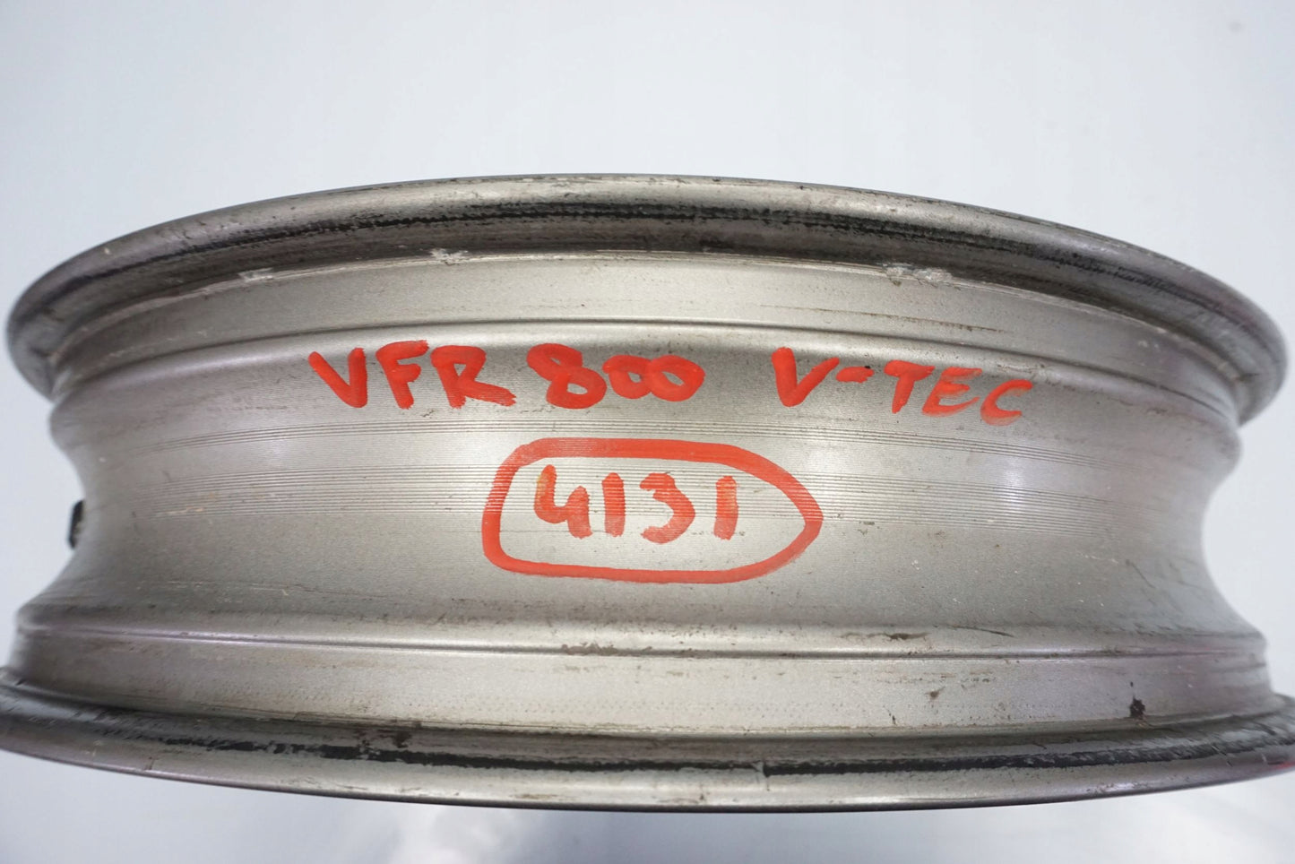 HONDA VFR 800 V-TEC 02-12 Felge vorne Wheel Vorderrad 9