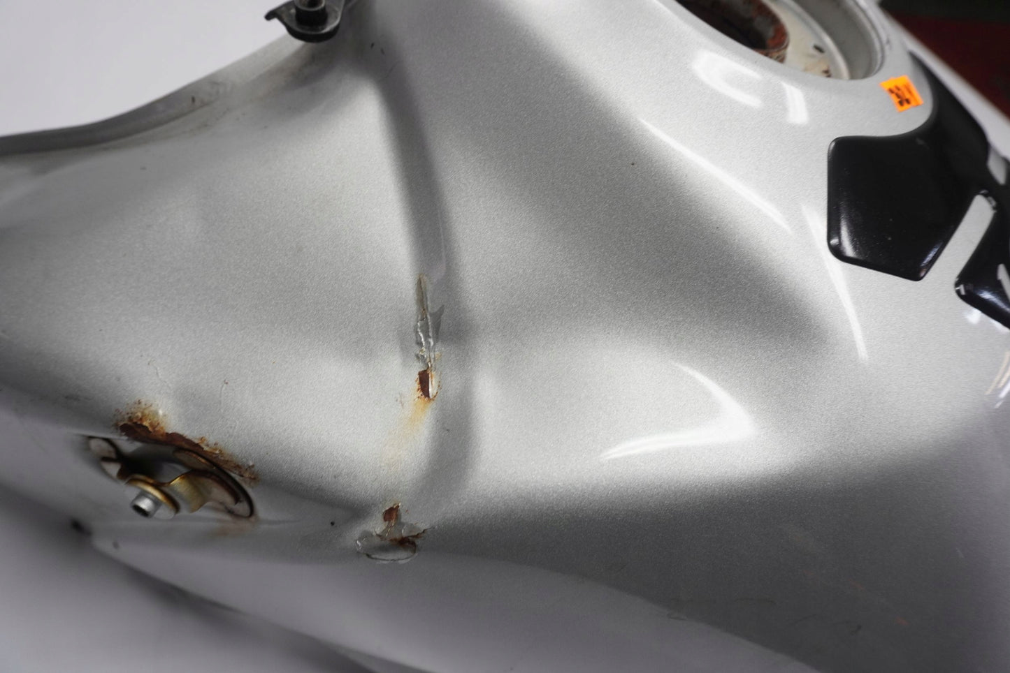 SUZUKI DL 650 V-STROM 04-11 Kraftstofftank Benzintank Fuel Tank 12