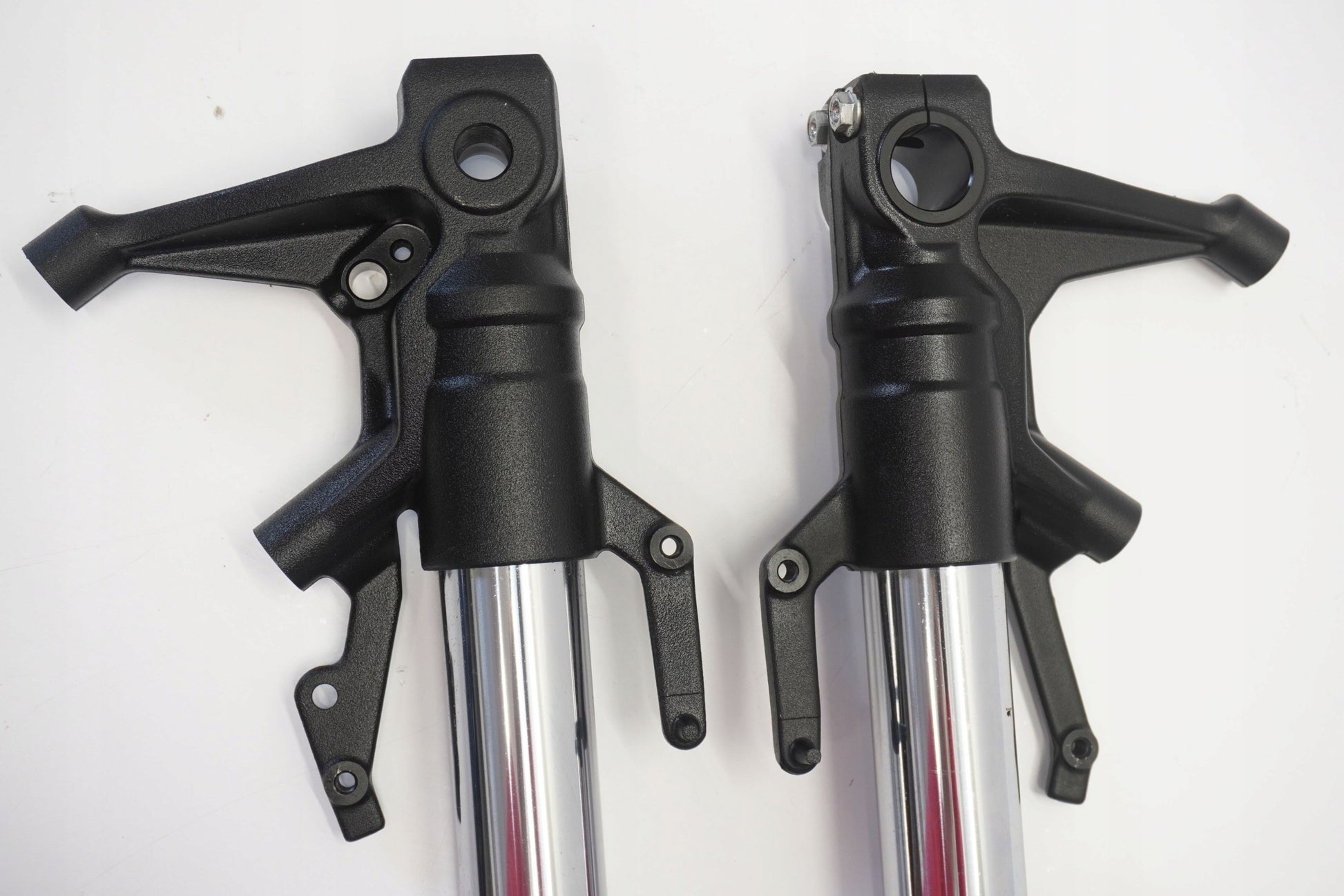 HONDA CB 750 HORNET 23- Gabel Gabelholme Fork 9