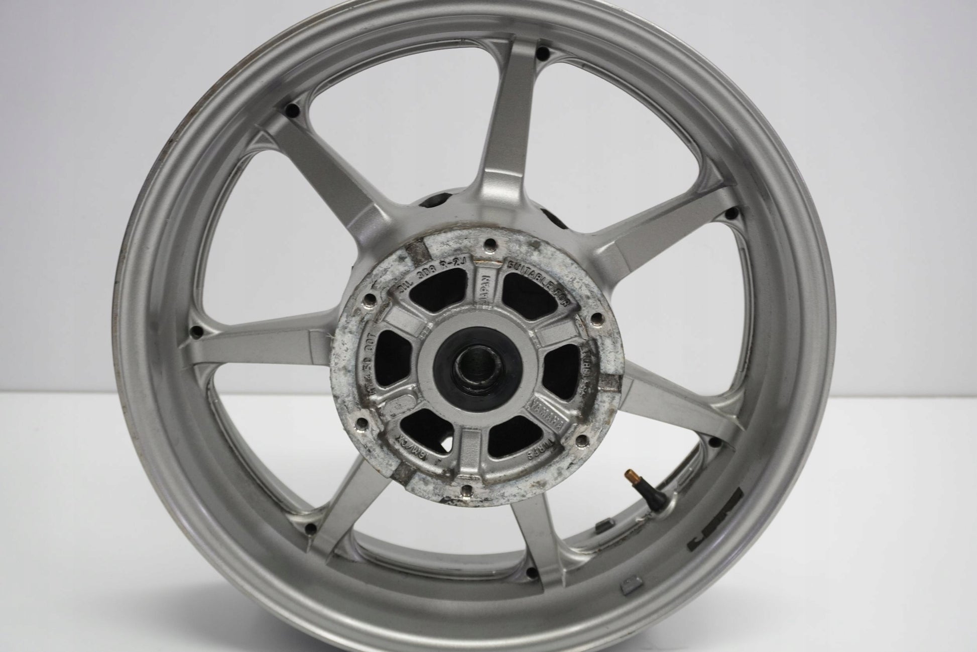 YAMAHA XVS 1300 A MIDNIGHT STAR 07-15 Felge hinten Wheel Hinterrad 5