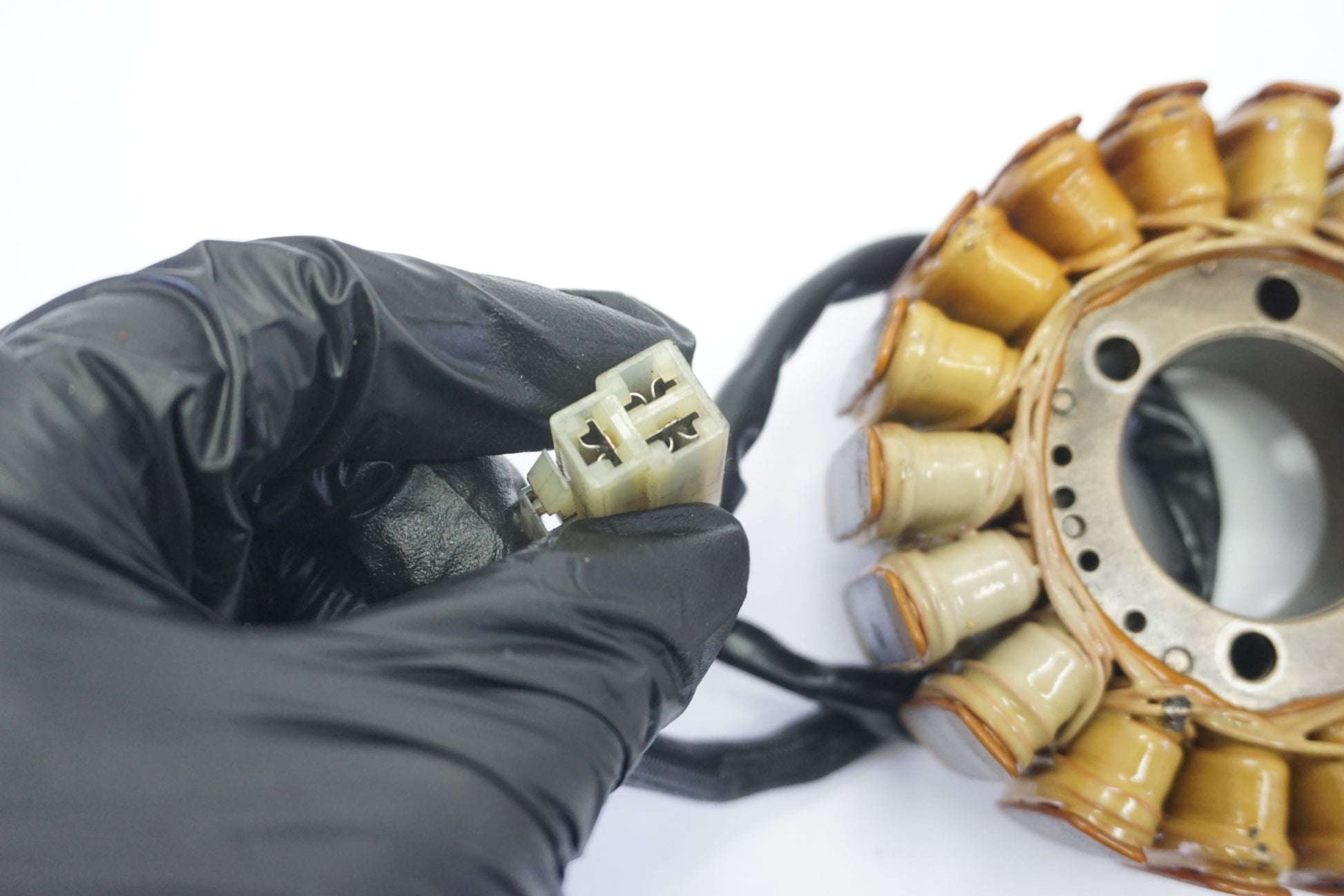 SUZUKI GSR 750 11-16 Lichtmaschine Stator Generator Lima Alternator 4