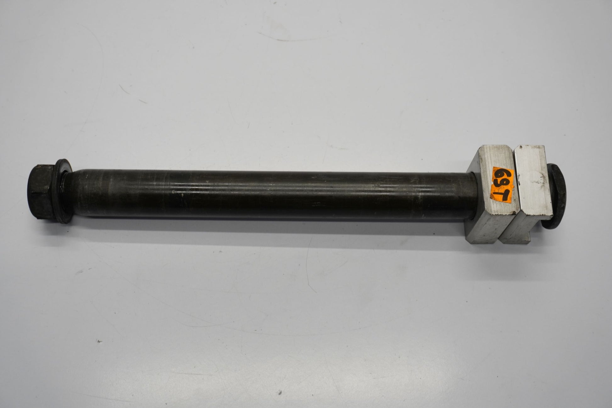 YAMAHA YZF-R6 RJ05 RJ09 03-05 Hinterachse Achse hinten Radachse rear axle 4