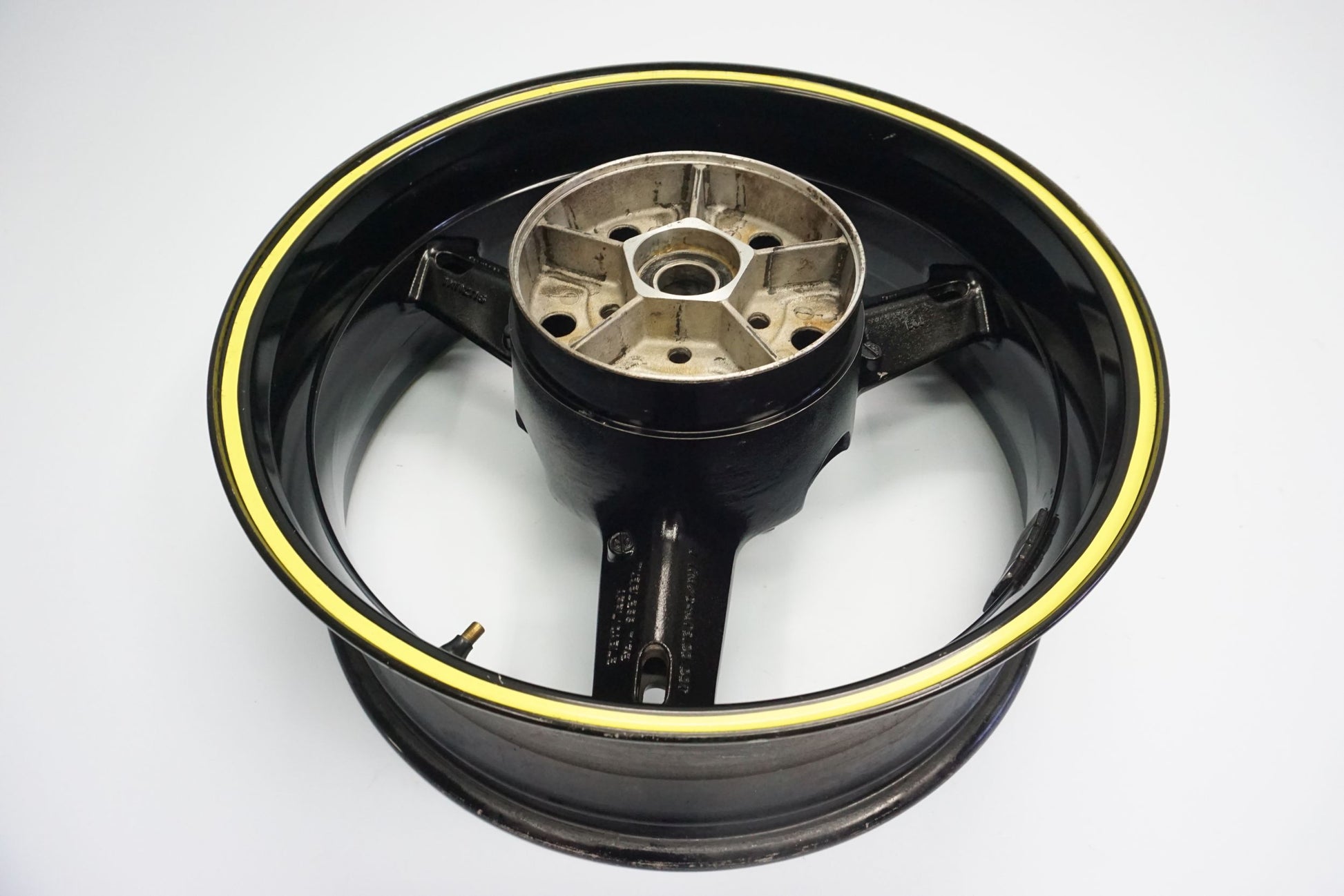 SUZUKI GSX-R 1000 K3-K4 Felge hinten Wheel Hinterrad 4