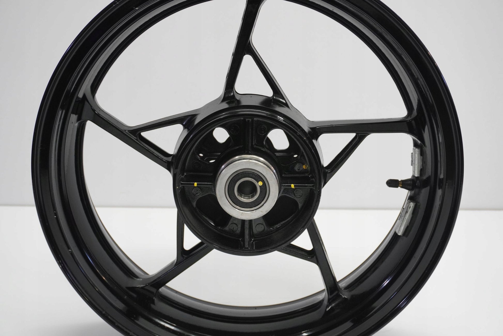 KAWASAKI Z 650 17-19 Felge hinten Wheel Hinterrad 2