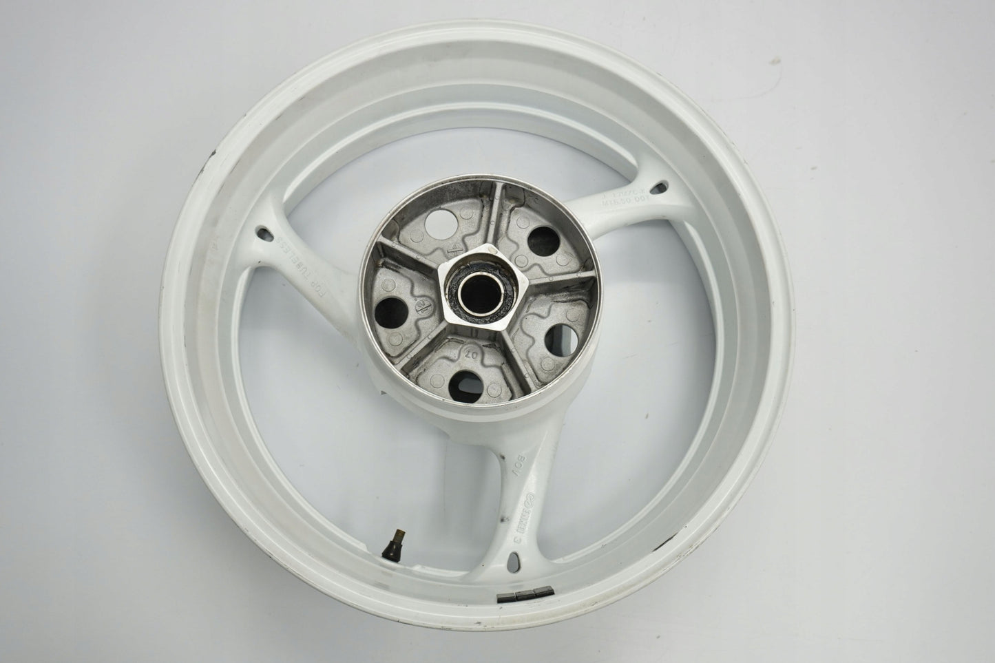 SUZUKI GSX-R 600 750 K8 K9 L0 Felge hinten Wheel Hinterrad 6