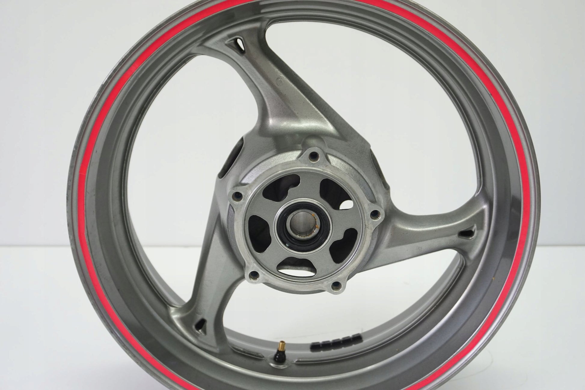 SUZUKI GSR 750 11-16 Felge hinten Wheel Hinterrad 8