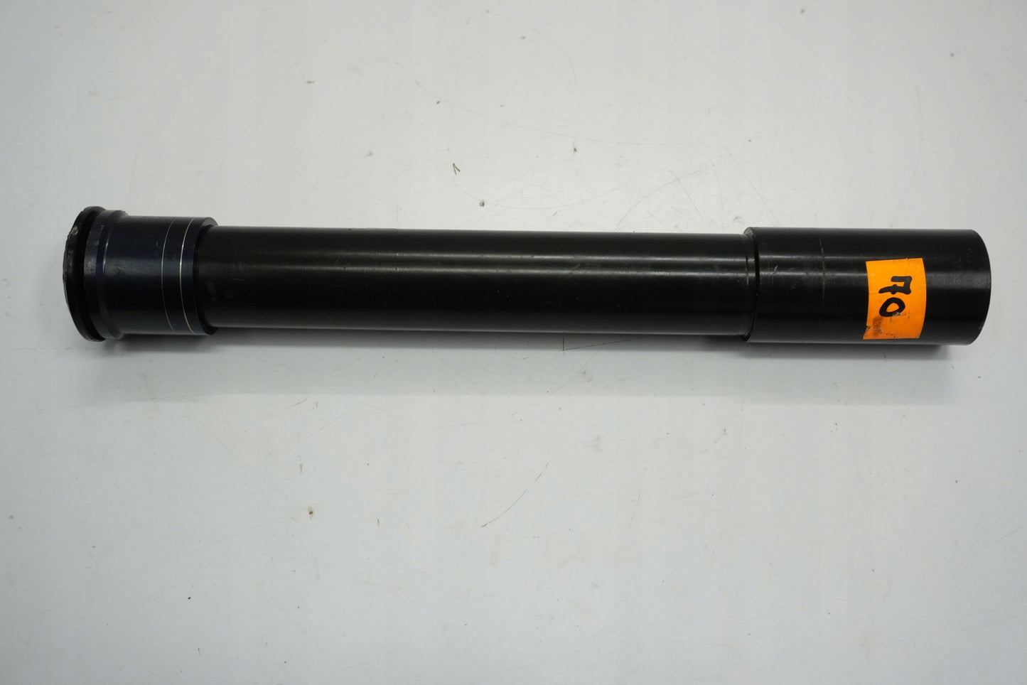 KTM 890 DUKE R 20- Vorderachse Achse vorne Radachse front axle 3