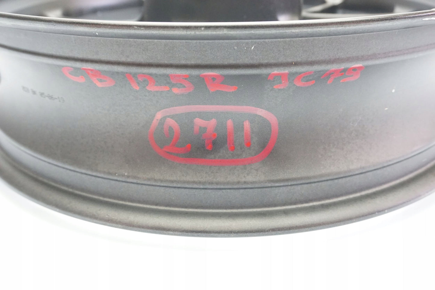 HONDA CB 125 R JC79 18-20 Felge hinten Wheel Hinterrad 2