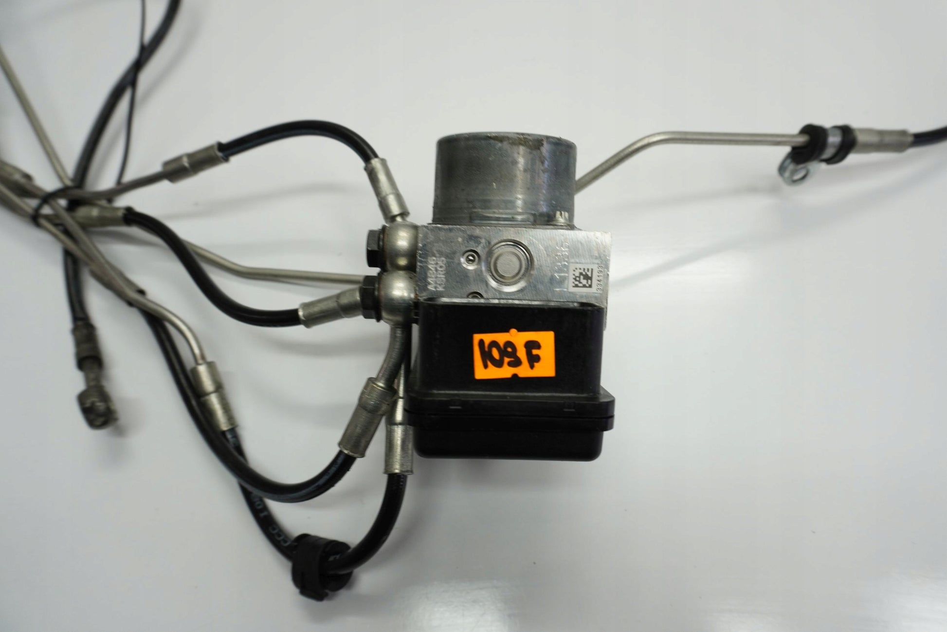 DUCATI PANIGALE 1299 15-18 POMPA ABS + ŚRUBY 6