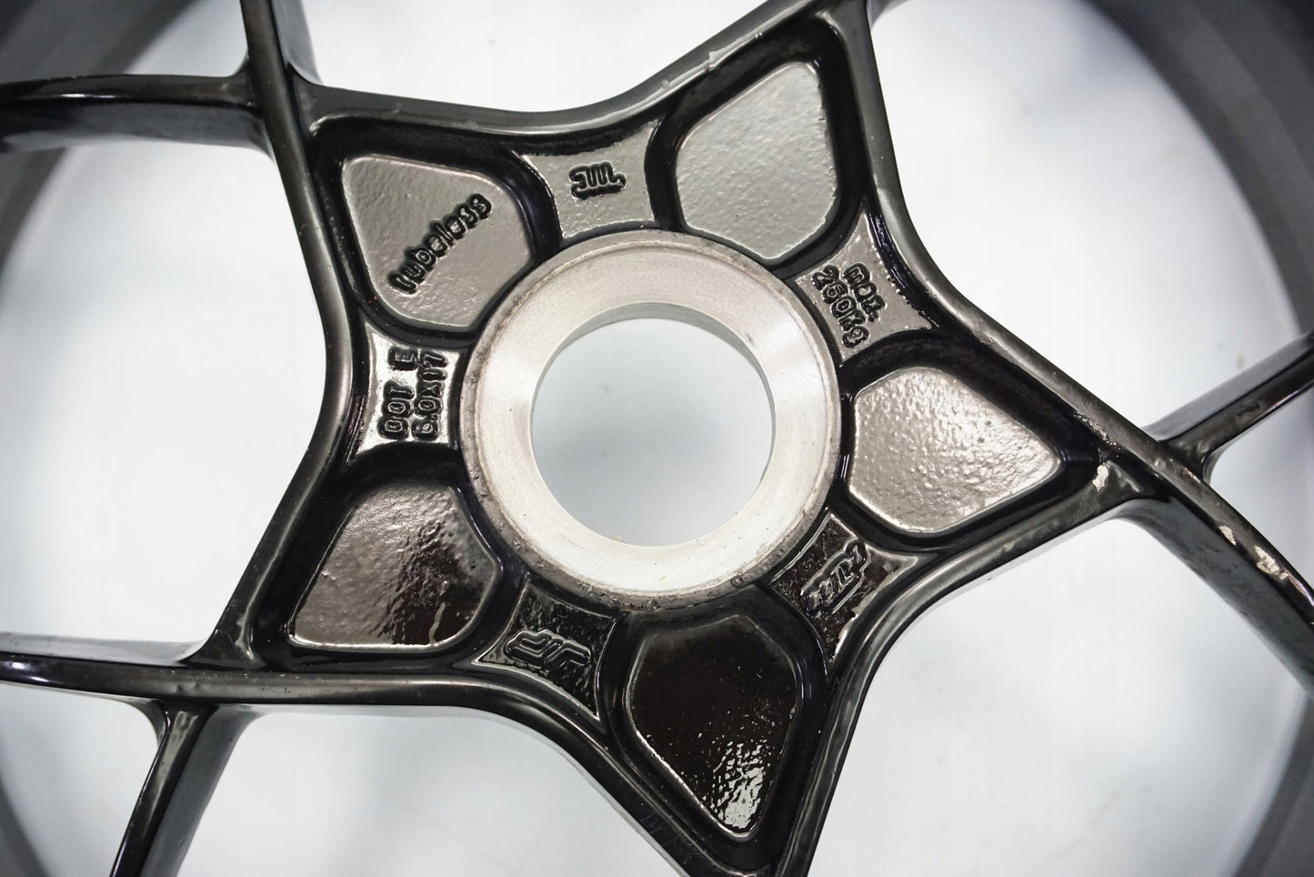 KTM 1290 SUPER DUKE 14-16 Felge hinten Wheel Hinterrad 5