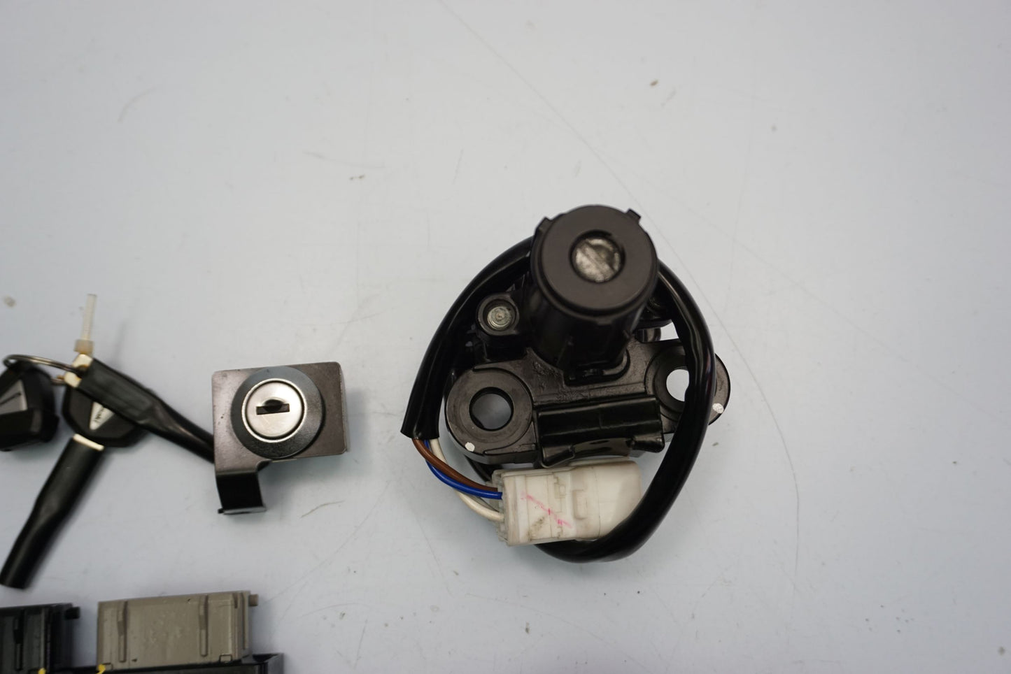 KAWASAKI Z 650 20-22 Schlosssatz Zündschloss Lock Set 2 10