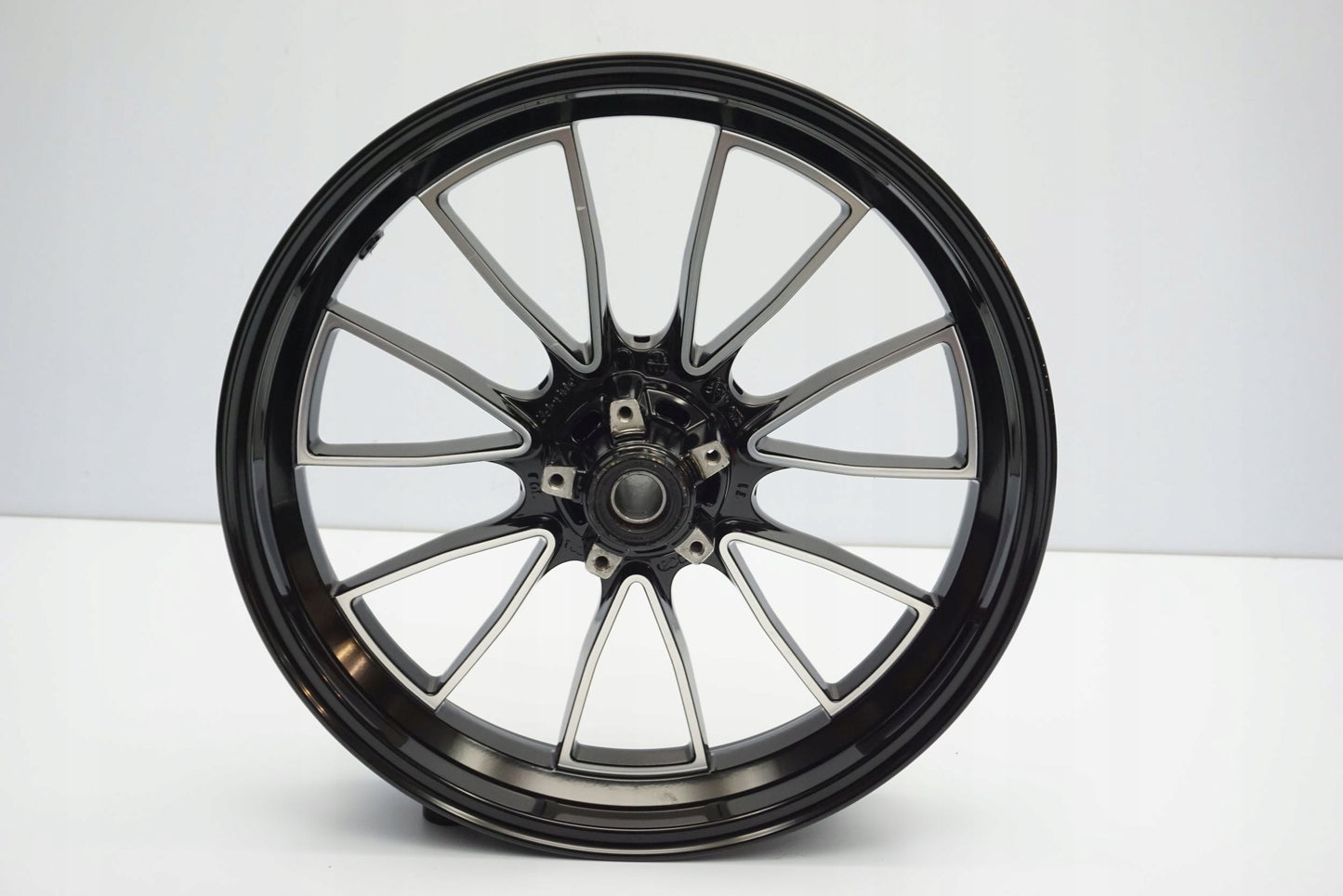 DUCATI DIAVEL 1200 Felge vorne Wheel Vorderrad 7