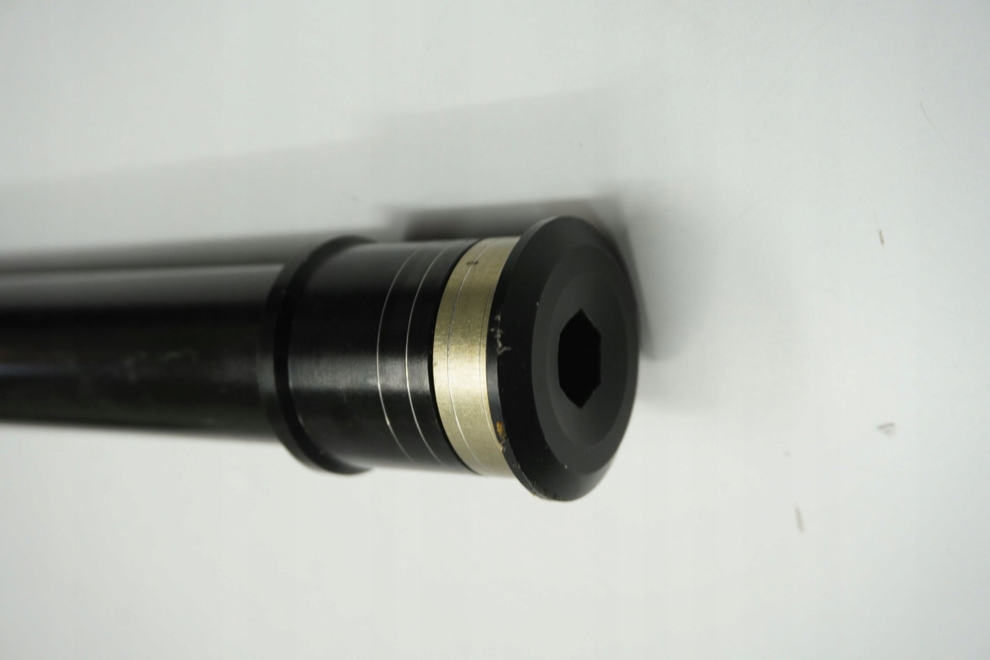 KTM 790 DUKE 18- Vorderachse Achse vorne Radachse front axle 2