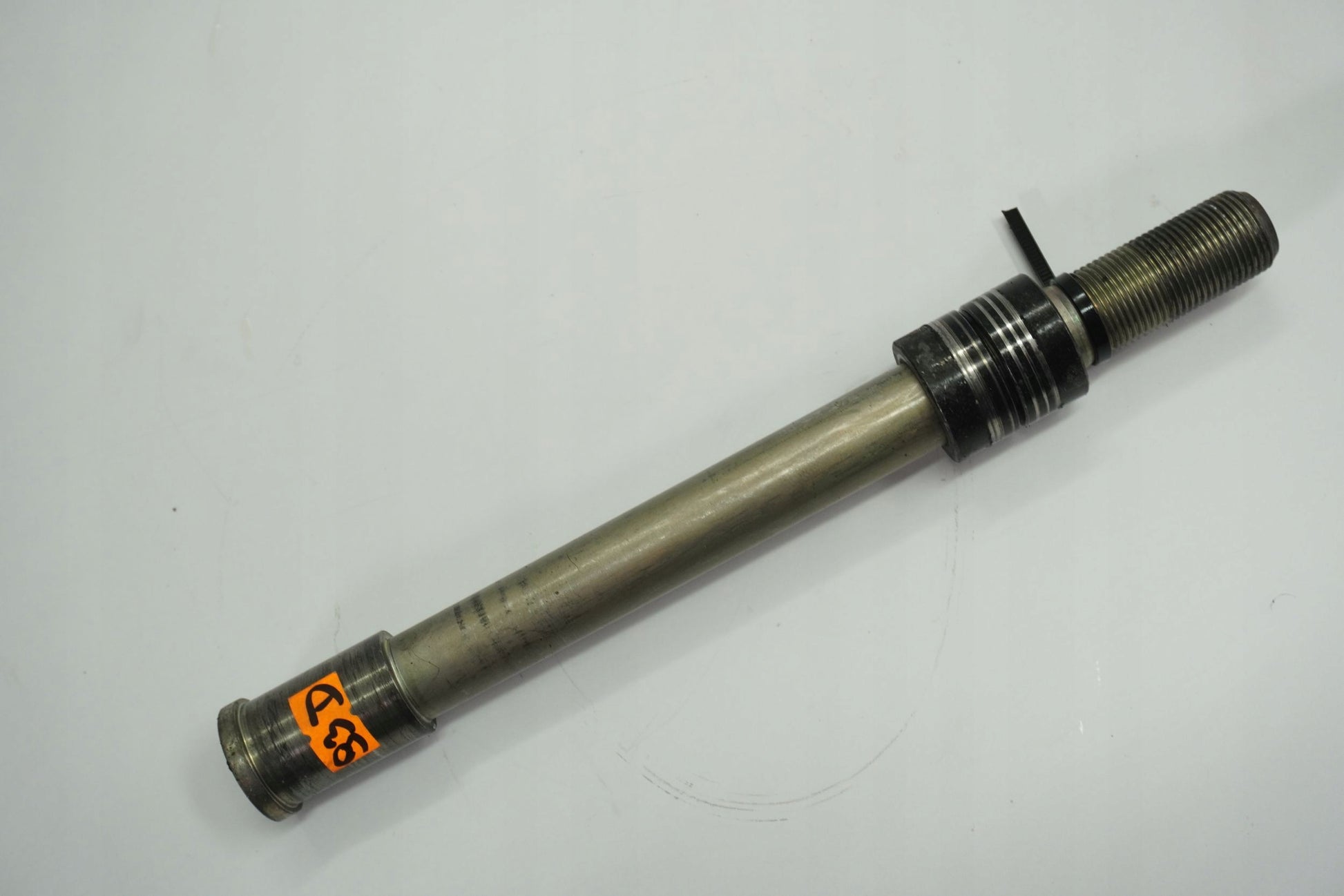 KAWASAKI Z1000 10-13 Vorderachse Achse vorne Radachse front axle 7