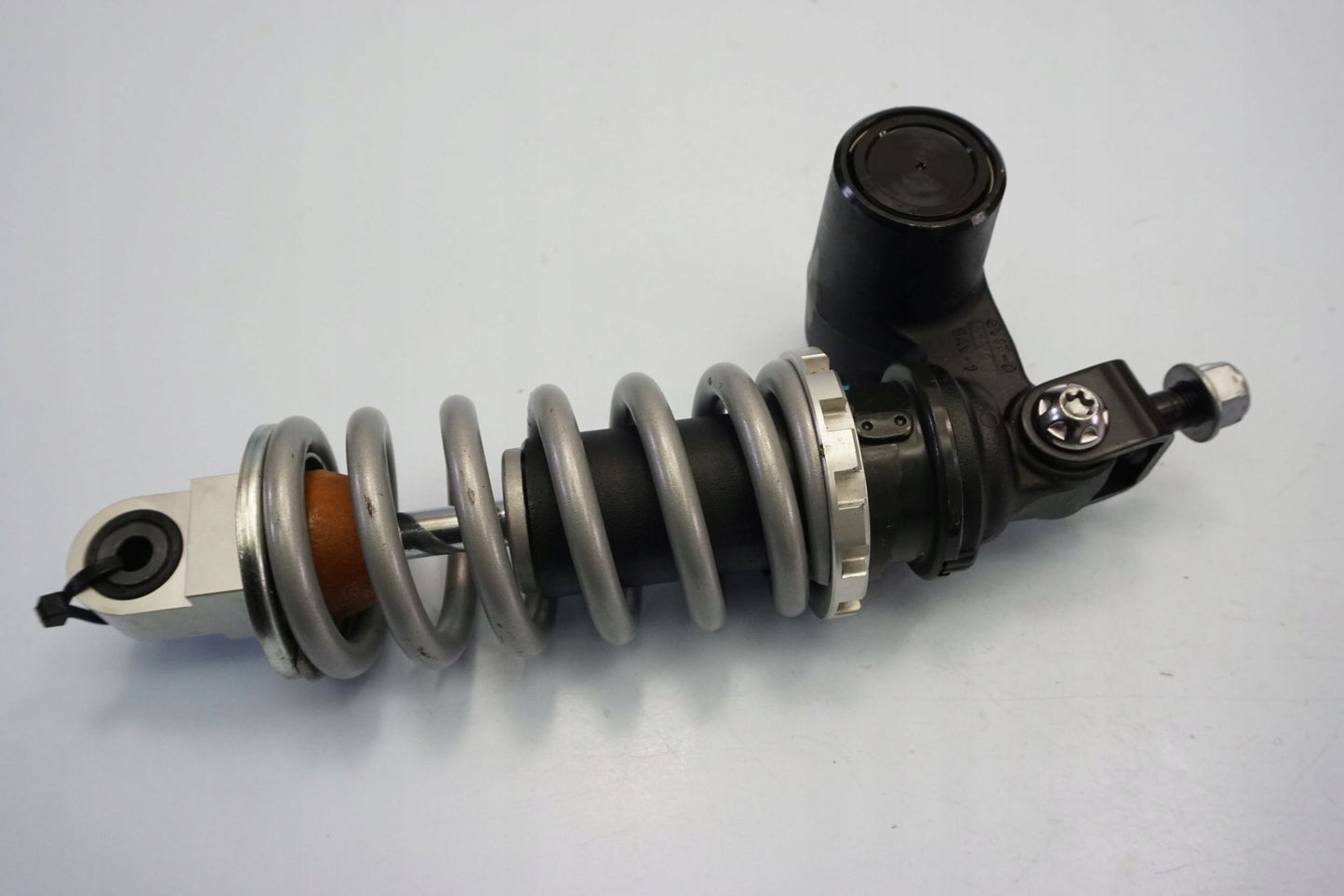 TRIUMPH STREET TRIPLE 660 S 17- Stoßdämpfer Federbein shock absorber