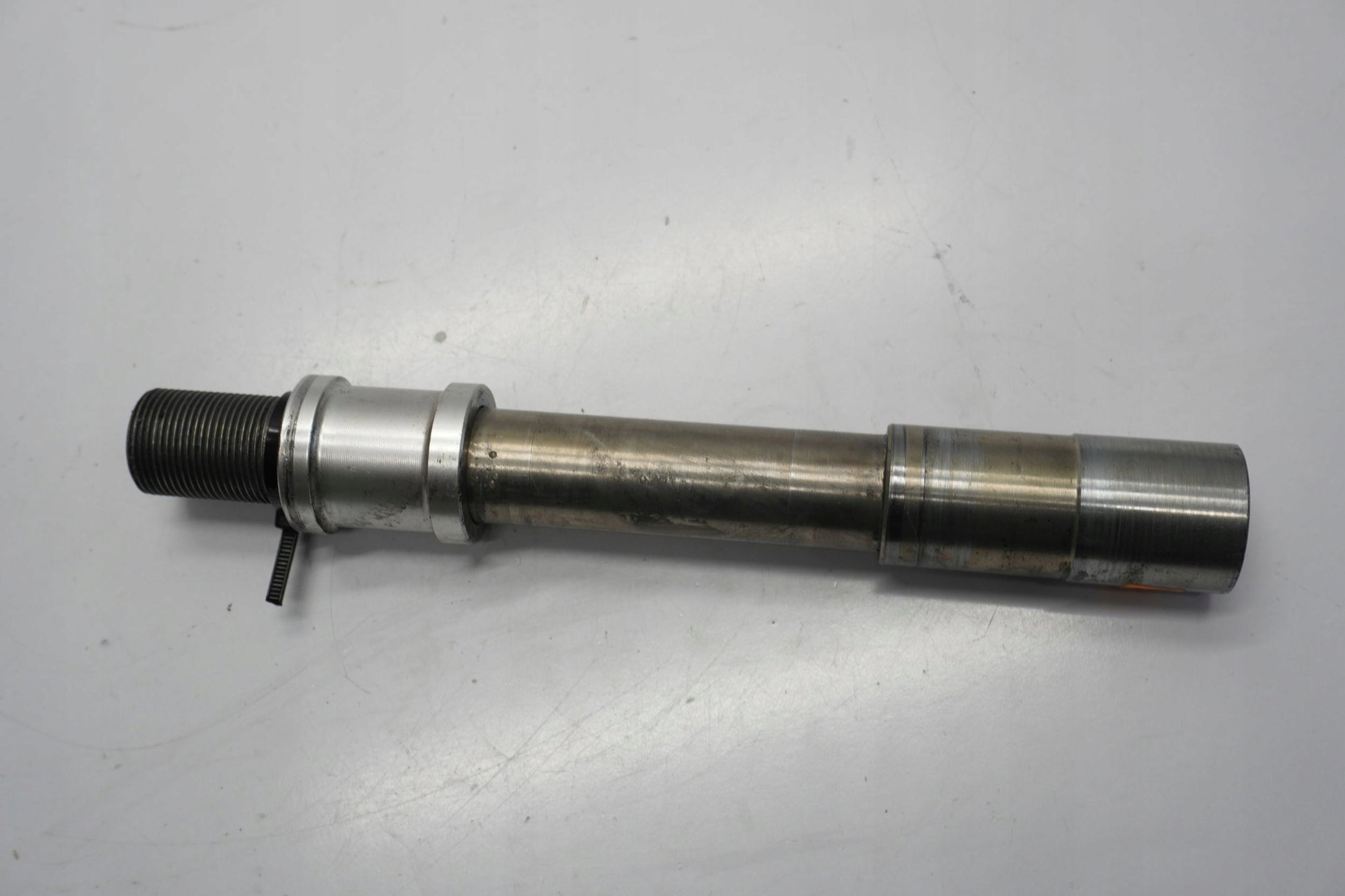 BMW R 1200 GS 08-12 Vorderachse Achse vorne Radachse front axle 6