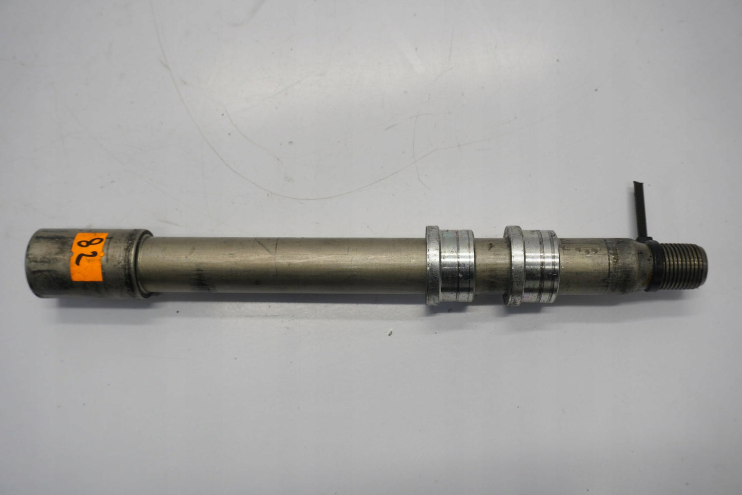 YAMAHA FZ6 FAZER 600 04-09 Vorderachse Achse vorne Radachse front axle 2