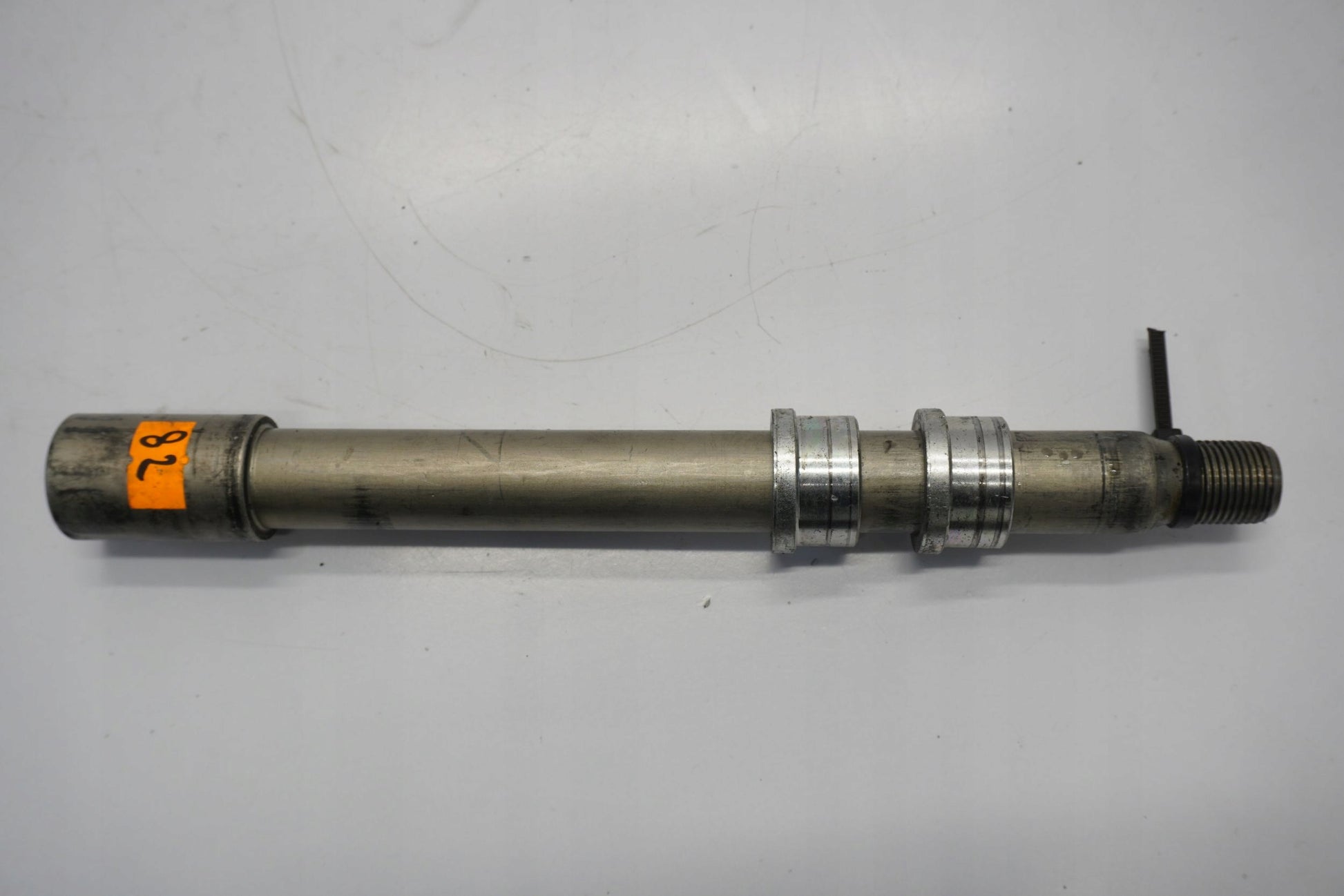 YAMAHA FZ6 FAZER 600 04-09 Vorderachse Achse vorne Radachse front axle 2