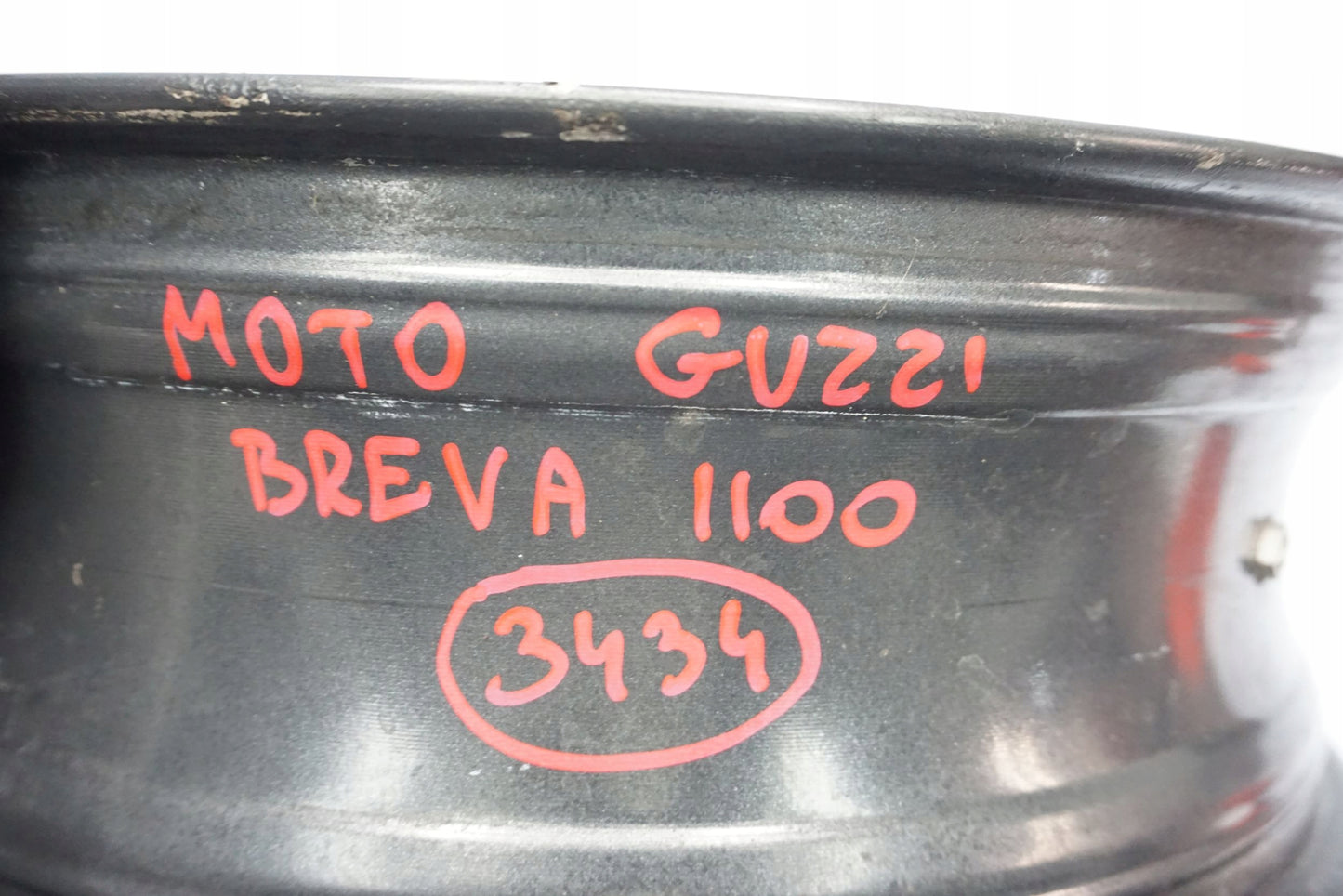 MOTO GUZZI BREVA V 1100 Felge hinten Wheel Hinterrad 10