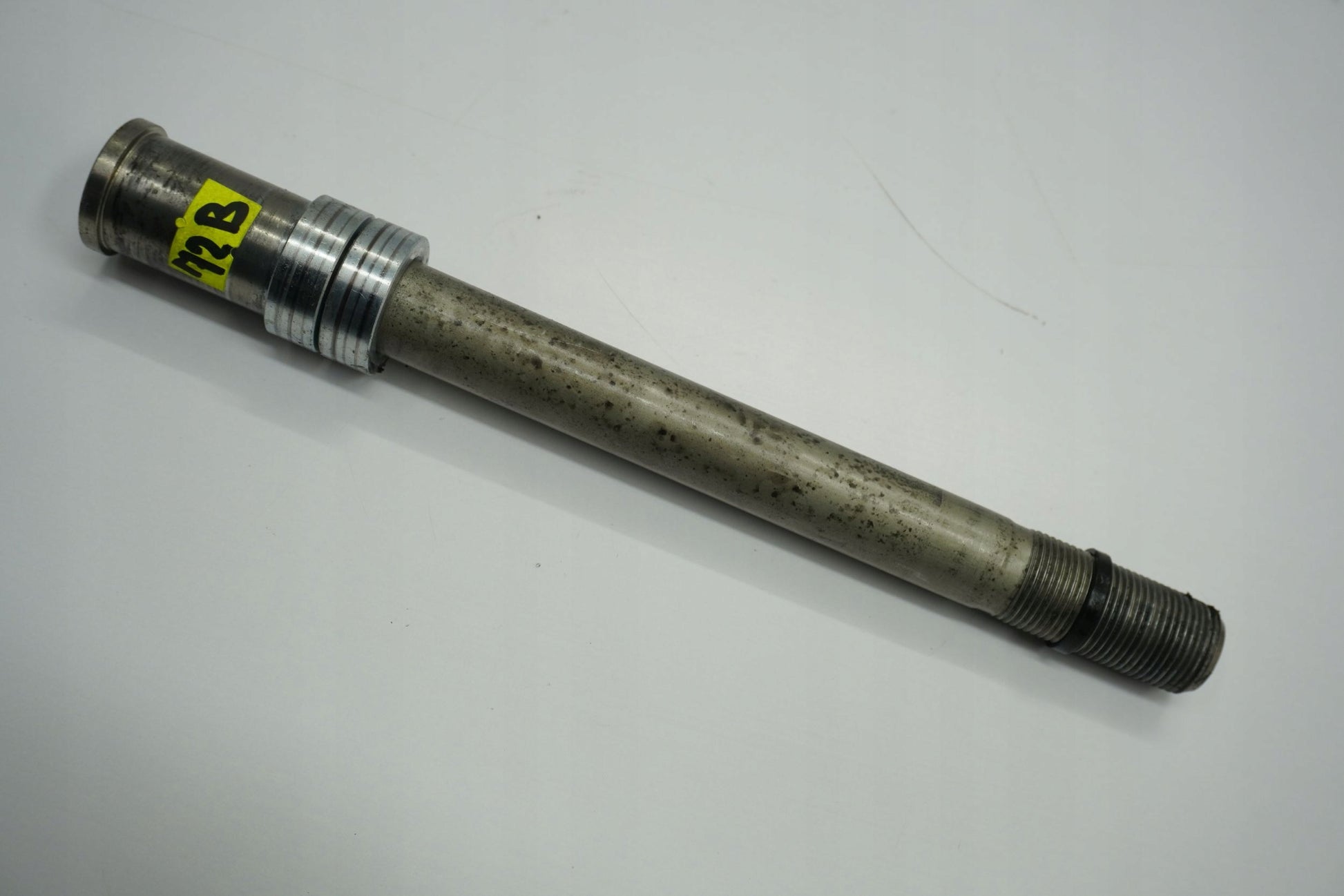 KAWASAKI Z 900 RS 18- Vorderachse Achse vorne Radachse front axle 6