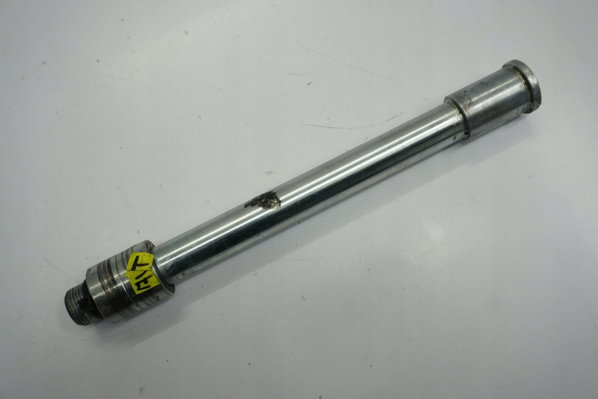 KAWASAKI 650 ER-6N 12-17 Vorderachse Achse vorne Radachse front axle 5