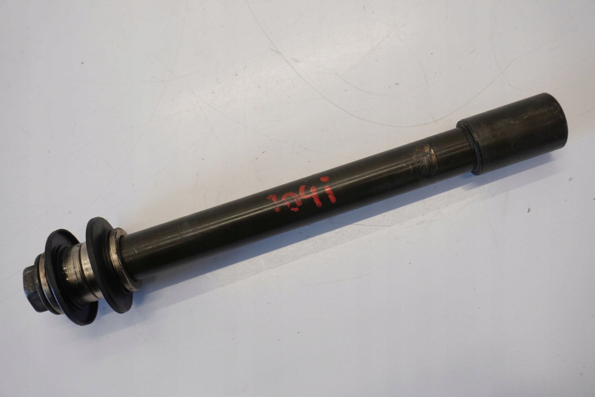 YAMAHA YZF-R6 RJ11 06-07 Vorderachse Achse vorne Radachse front axle 4