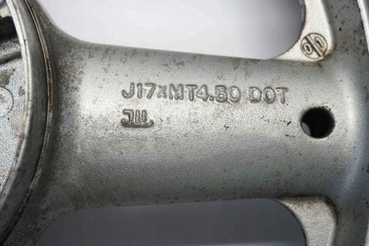 SUZUKI SV 650 S 99-02 Felge hinten Wheel Hinterrad 10