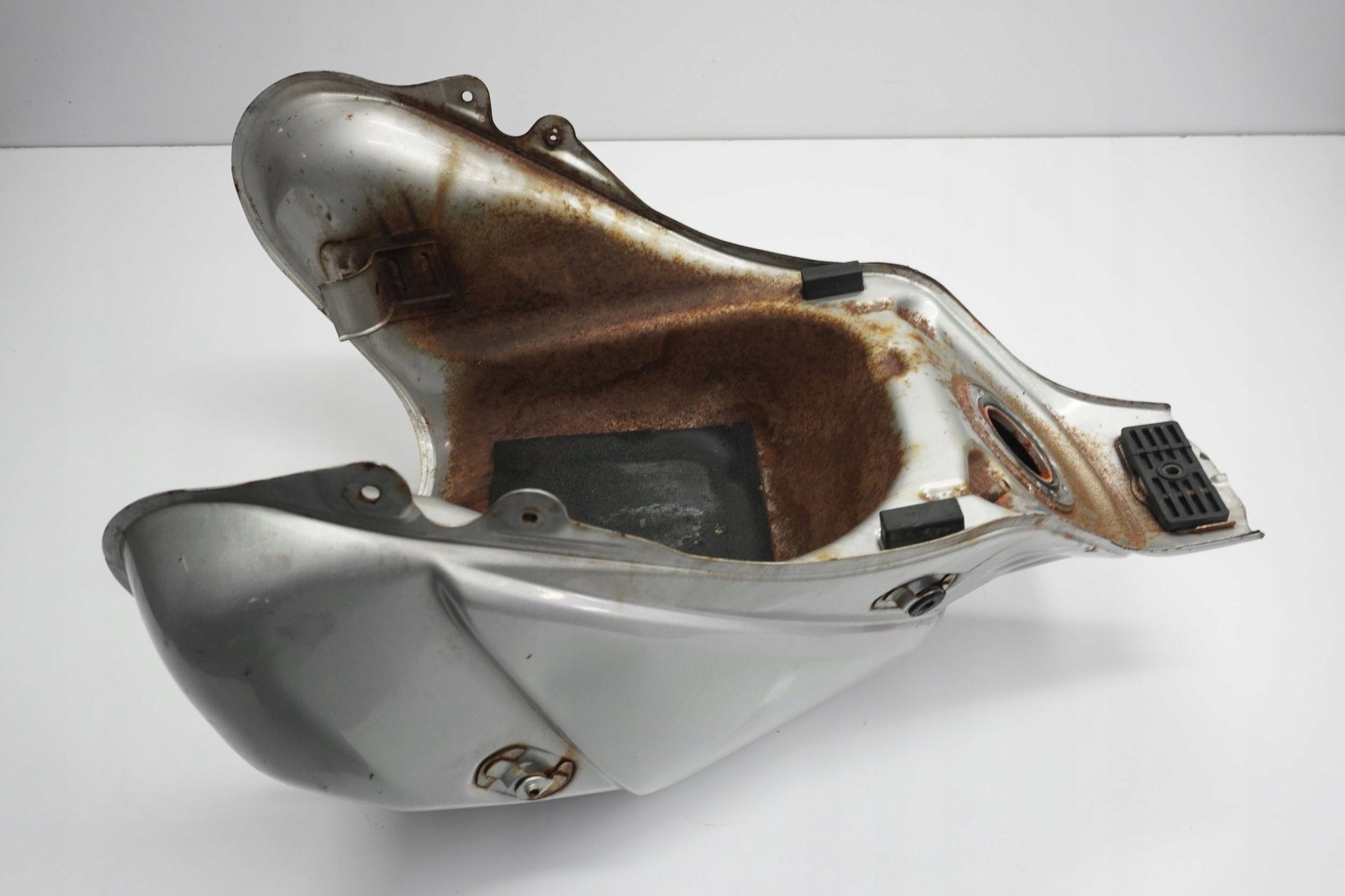 SUZUKI DL 650 V-STROM 04-11 Kraftstofftank Benzintank Fuel Tank 4