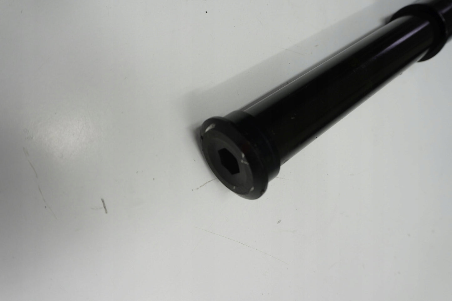 KTM 790 DUKE L 18- Vorderachse Achse vorne Radachse front axle 3