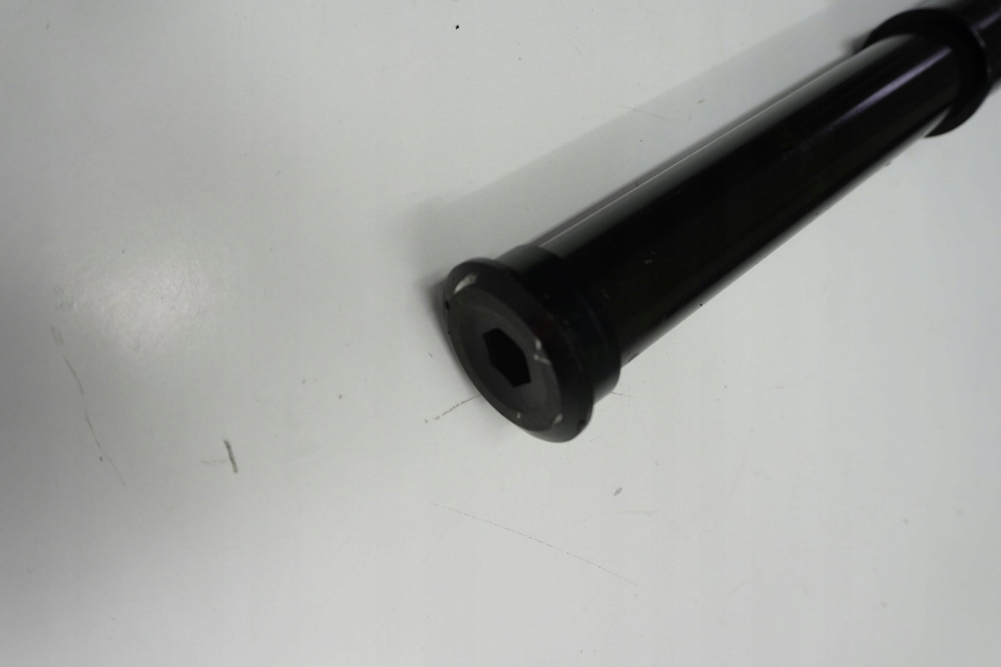 KTM 790 DUKE L 18- Vorderachse Achse vorne Radachse front axle 3