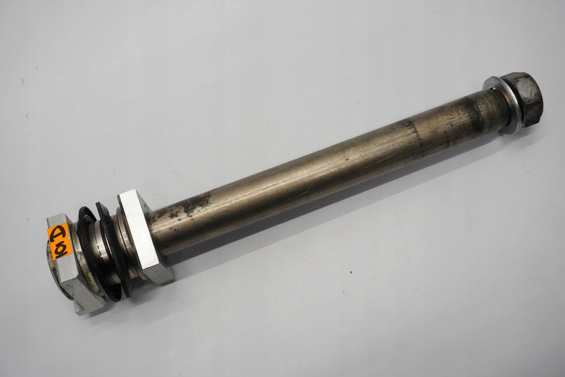 YAMAHA MT-01 1700 05-12 Hinterachse Achse hinten Radachse rear axle 6