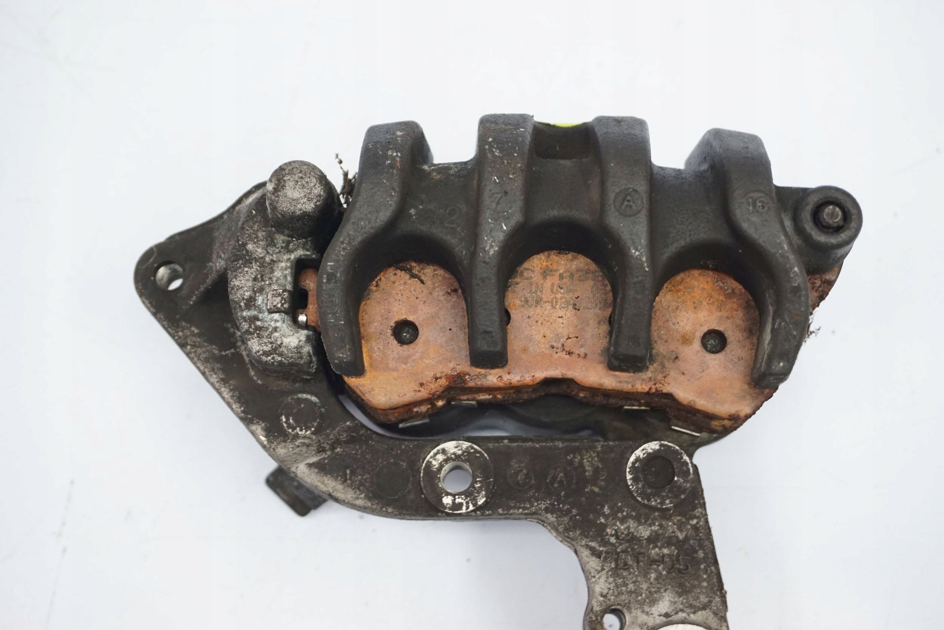 HONDA NTV 700 DEAUVILLE 06-11 Bremse Bremssattel Bremszange vorne rechts 6