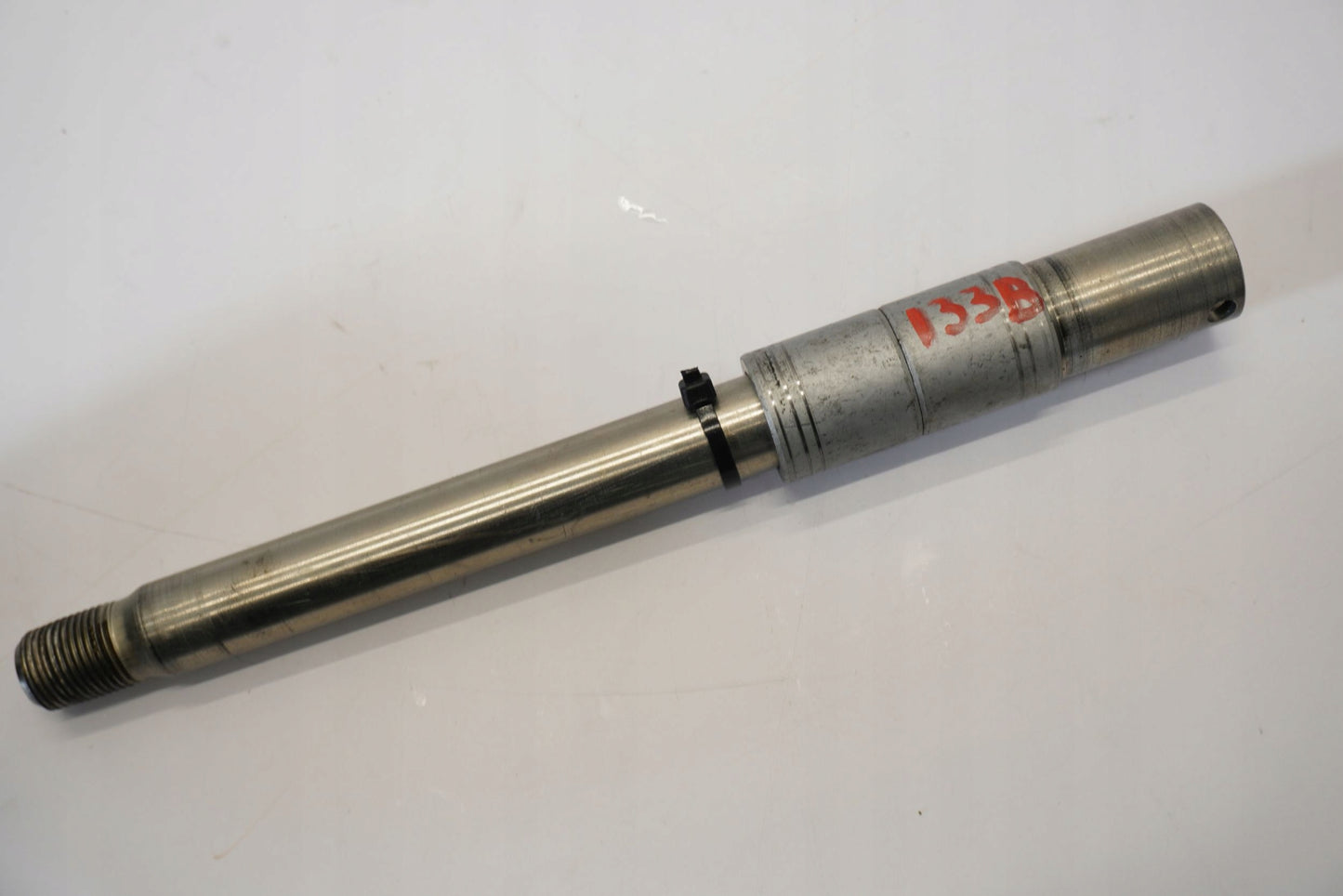 HONDA X-ADV 750 17- Vorderachse Achse vorne Radachse front axle 2