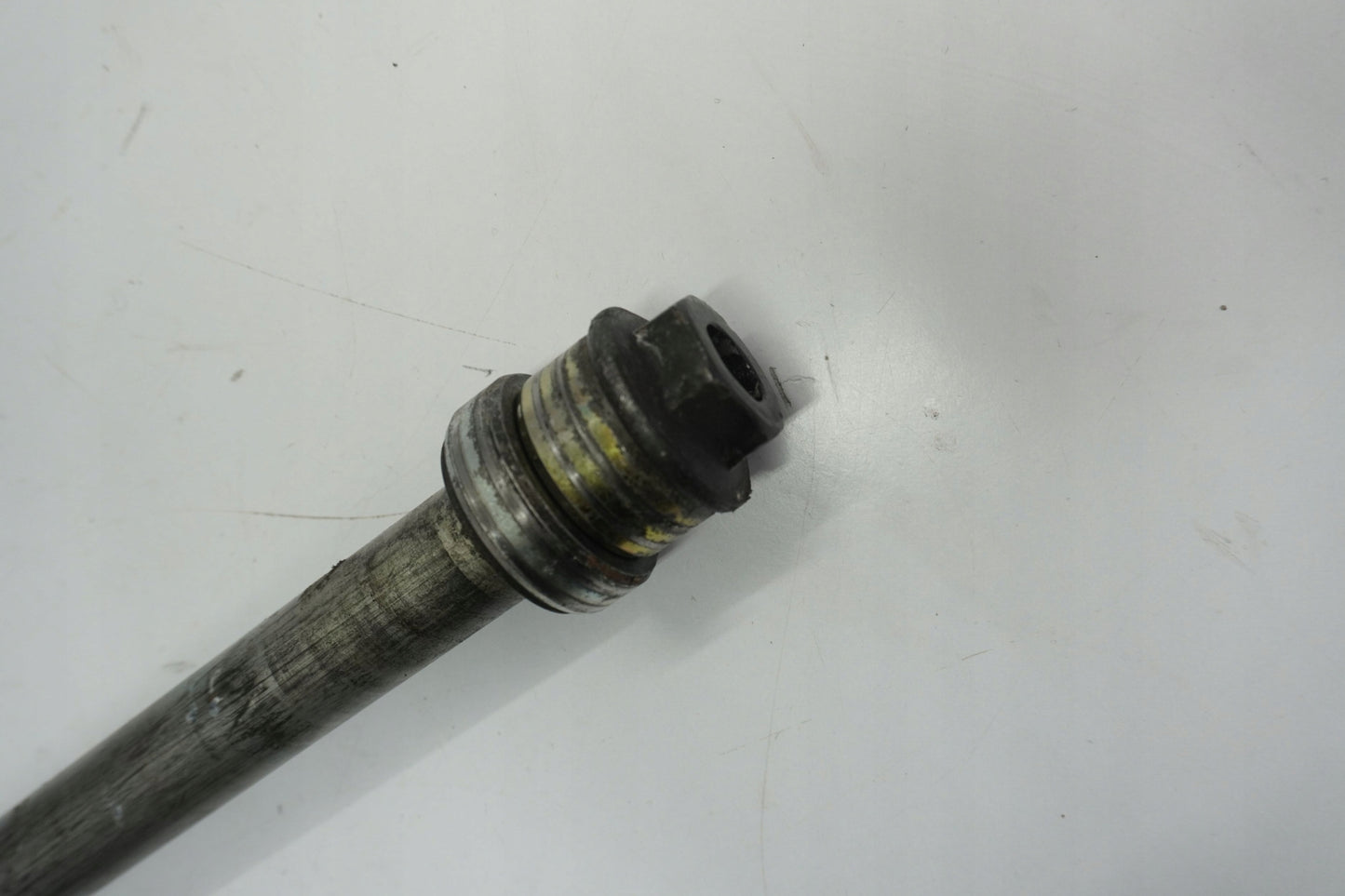 HONDA CBR 600 F4i PC35 01-06 Hinterachse Achse hinten Radachse rear axle 4