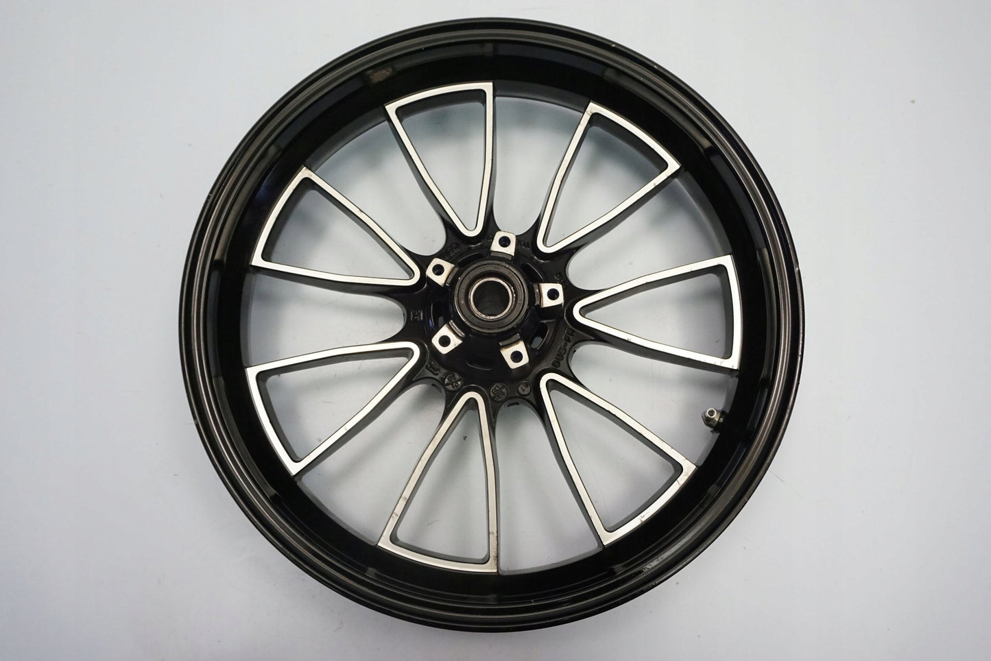 DUCATI DIAVEL 1200 Felge vorne Wheel Vorderrad 3